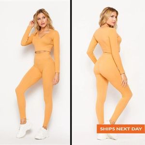 Seamless Rib-Knit Long-sleeved Crop Top Two Piece Set - Two Piece Set - Seamless